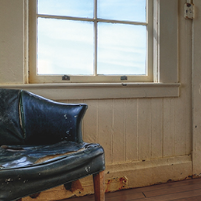 Laminate Flooring In A Bright Living Room Feature Image